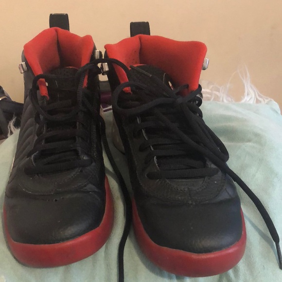 Shoes - Picture 6 of 8